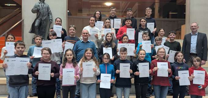 Gruppenbild der Preisträger bei der Mathematik Olympiade Bayern
